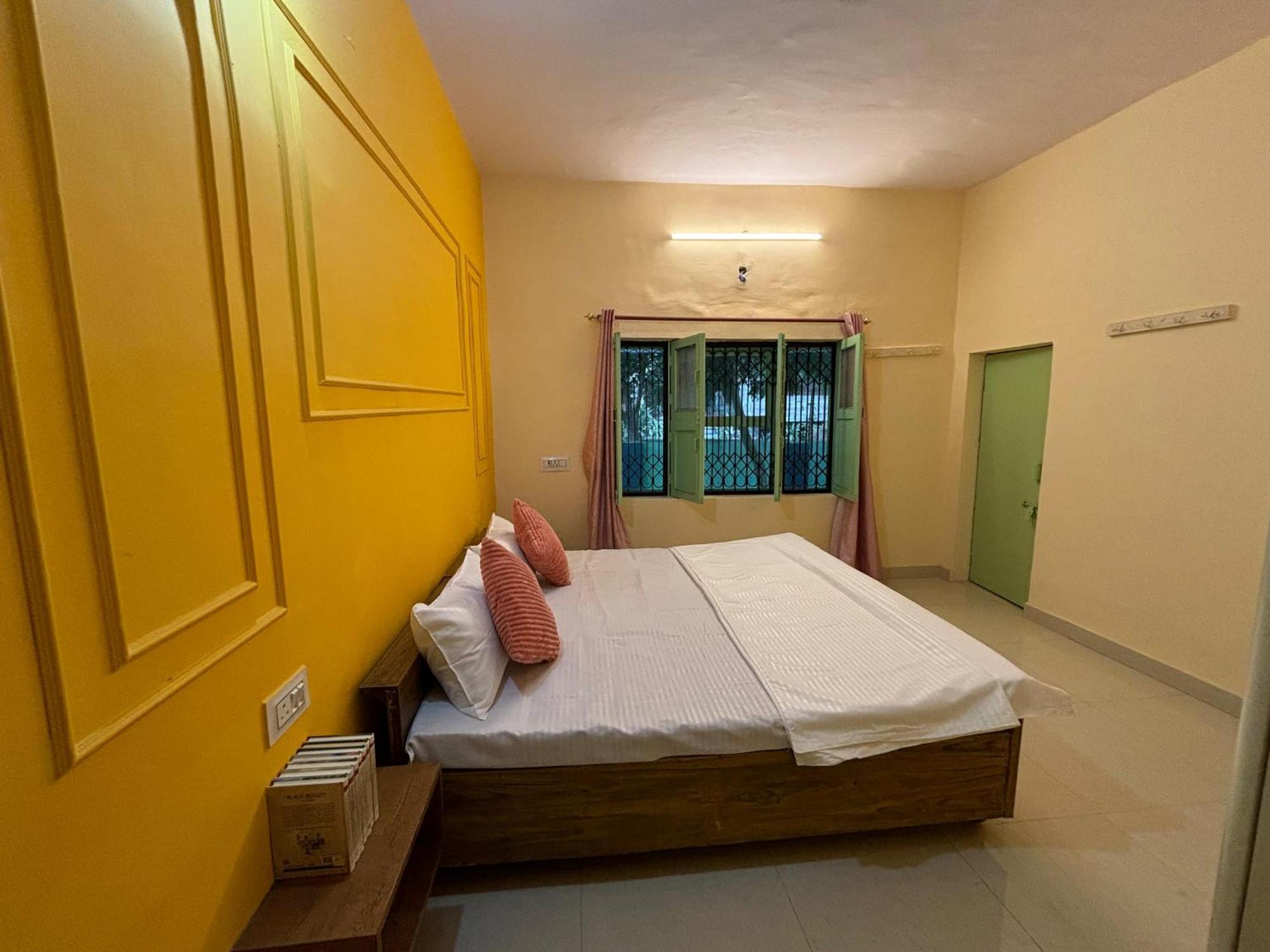 The Noor House Homestay Агра Екстериор снимка