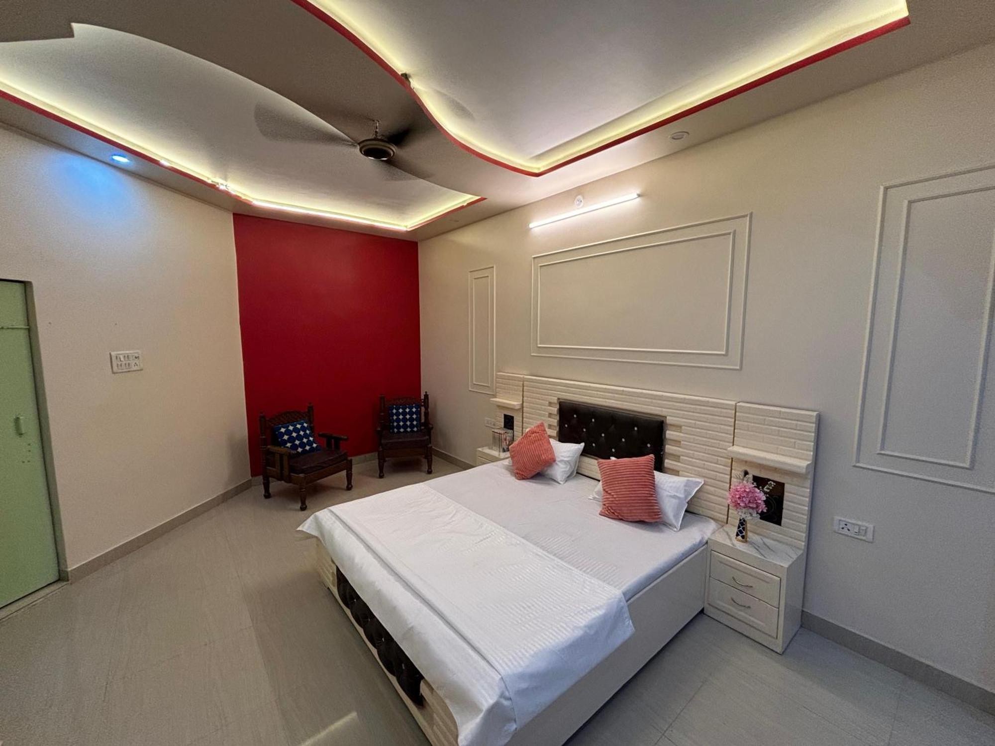 The Noor House Homestay Агра Екстериор снимка